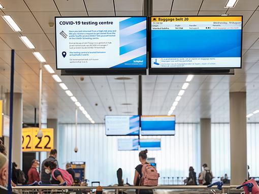 BIS|Econocom installeert 1.500e digitale display op Schiphol