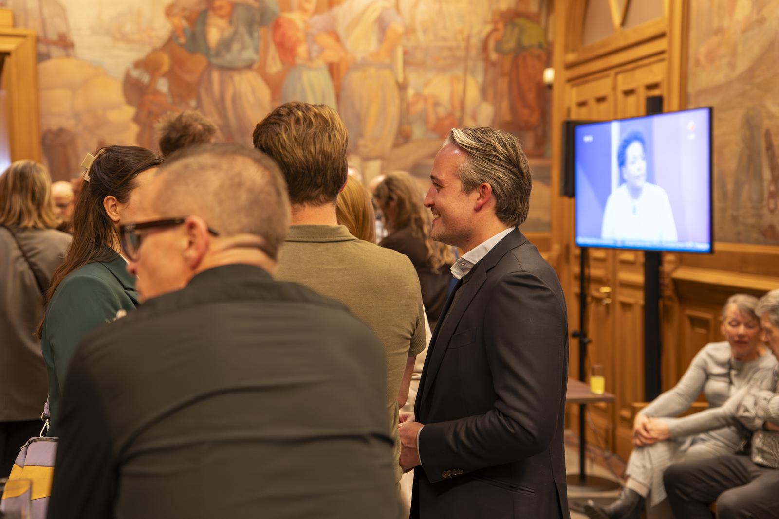 Technische begeleiding en presentatie tijdens de uitslagenavond